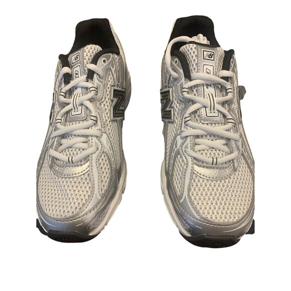 NIB New Balance 740 Gray Silver Unisex Sneaker Size 6 Boys / 7.5 W - Picture 2 of 8